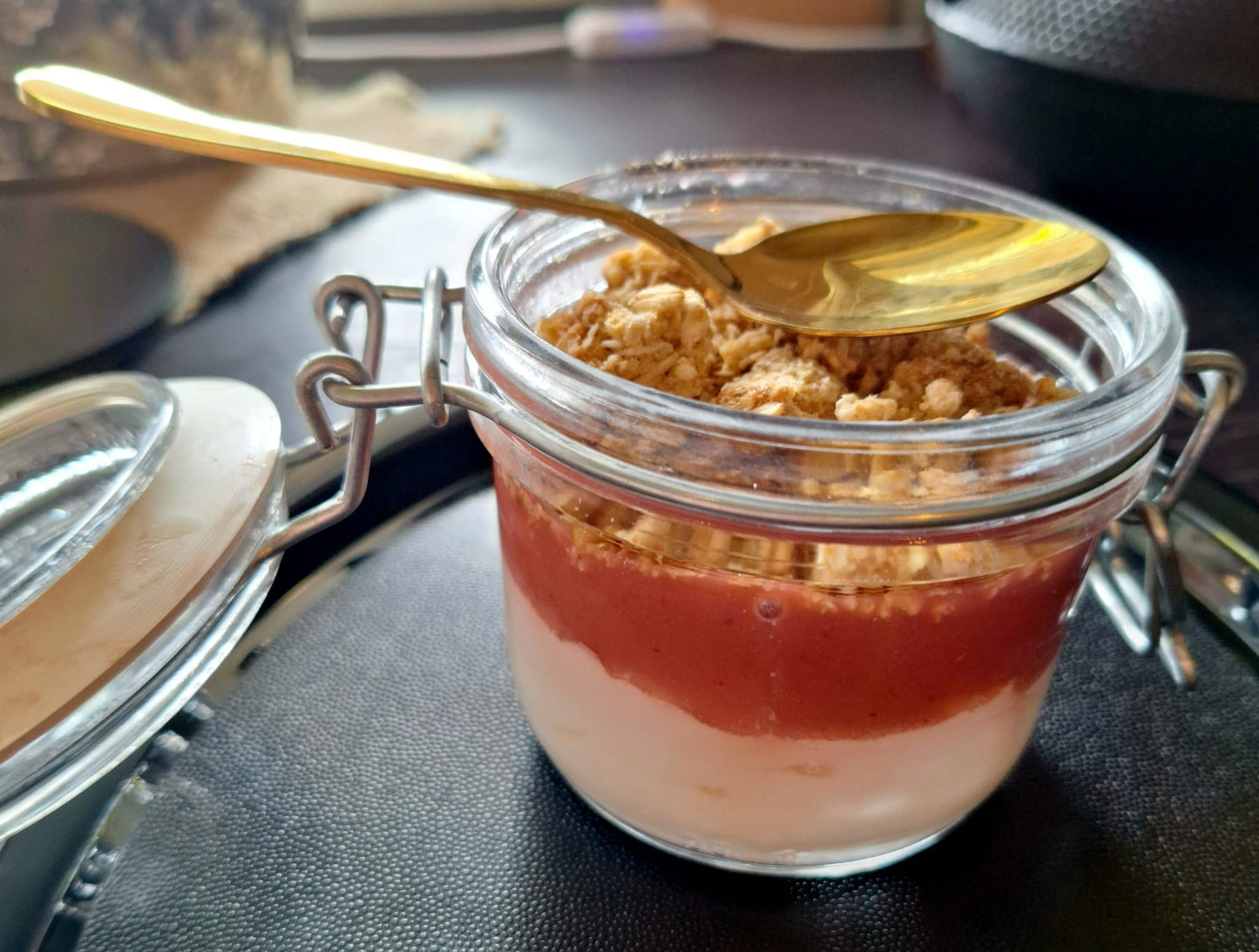 Beeren-Granola-Joghurt